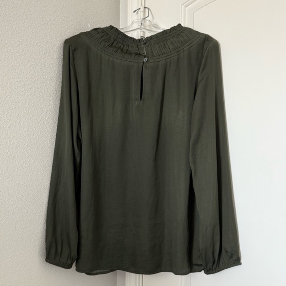 LOFT Olive Green Smocked Long Sleeve Blouse Size Large Flowy Fall Top - Picture 8 of 9